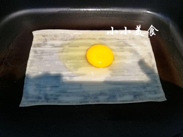 烤冷面是番茄酱兑水吗，烤冷面加番茄酱吗（东北江湖小吃：烤冷面）