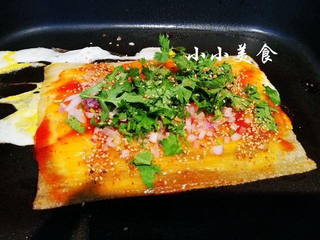 烤冷面是番茄酱兑水吗，烤冷面加番茄酱吗（东北江湖小吃：烤冷面）