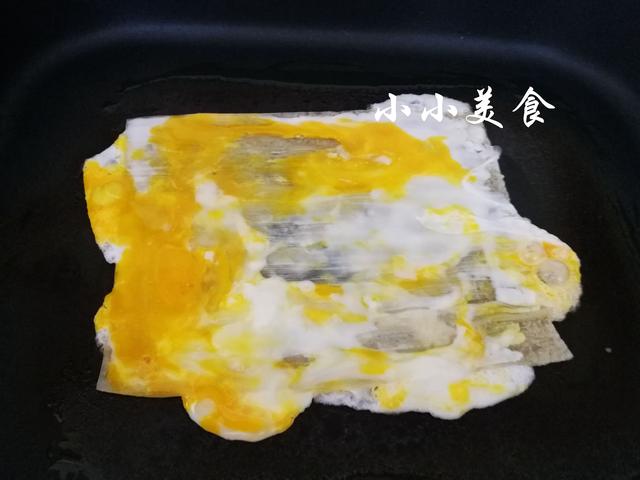 烤冷面是番茄酱兑水吗，烤冷面加番茄酱吗（东北江湖小吃：烤冷面）