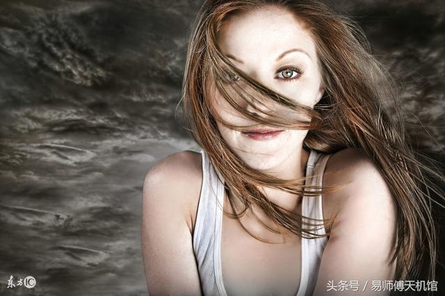 右眼皮跳是什么意思，右眼皮跳什么意思（右眼跳灾那么右眼皮跳的预兆又是什么呢）