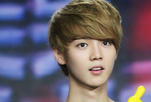 微信头像简约干净  不能自拔的是爱情，还有别人地里的萝卜。，微信头像简约干净女生（就说明你是个什么样的人）