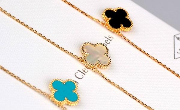 四叶草项链的寓意和象征，四叶草项链的含义是什么（四叶草项链是什么牌子的）