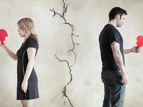 亲爱的我不嫁给你，马建军 - 嫁给我亲爱的歌词是什么（但是我不想和你结婚）