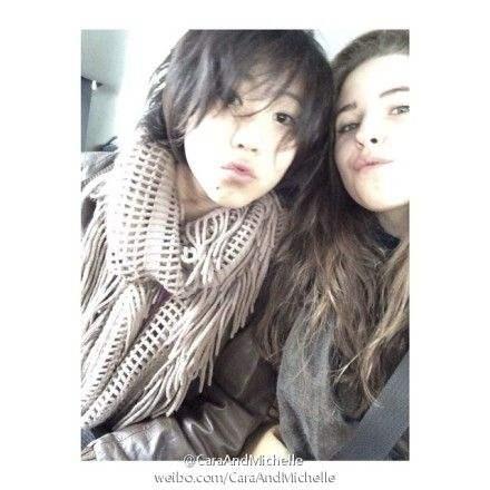 窦靖童疑似出柜，窦靖童疑出柜（网友：那周冬雨怎么办）