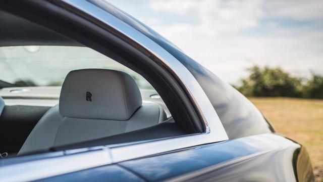 劳斯莱斯歌词，劳斯莱斯 歌词（劳斯莱斯成为嘻哈音乐最配的车型）