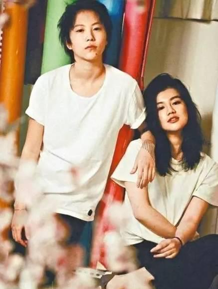 窦靖童疑似出柜，窦靖童疑出柜（网友：那周冬雨怎么办）