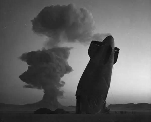 震源深度0km是什么意思，震源深度是什么意思?越浅越危险吗（巨型钻地炸弹有多厉害）