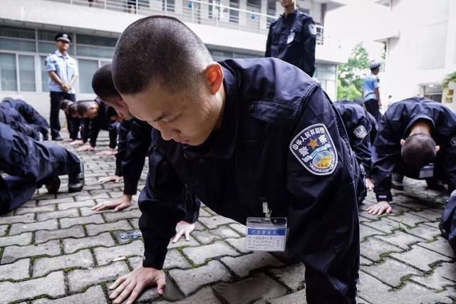 平头和寸头的区别图片，寸头（寸头是检验颜值的标准）