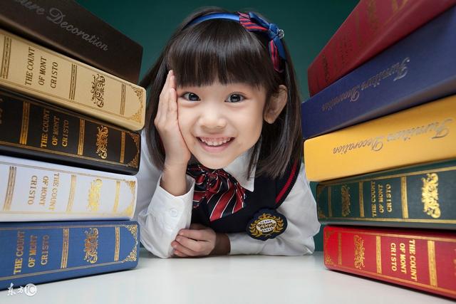 没精打采的反义词，没精打采的反义词是什么（<上>中的近义词和反义词）