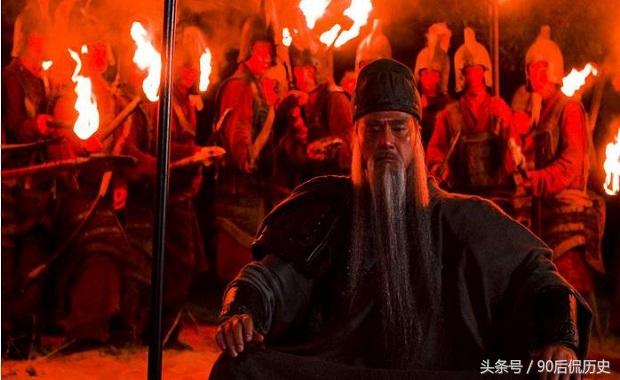 关公月下斩貂蝉，关羽月下斩貂蝉是真的吗（关公夜读《春秋》）