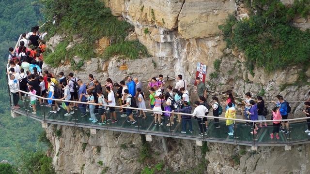 云台山在哪里，河南旅游云台山在哪里（为什么很多人吐槽太贵）
