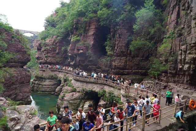 云台山在哪里，河南旅游云台山在哪里（为什么很多人吐槽太贵）