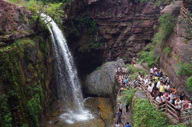云台山在哪里，河南旅游云台山在哪里（为什么很多人吐槽太贵）