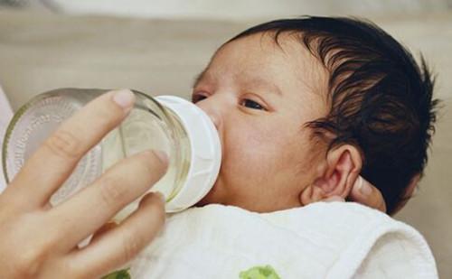 早产儿的喂养及护理，早产儿的喂养护理错误的是（养育早产儿需注意什么）