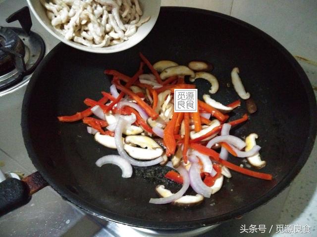 减肥食谱家常菜，减肥家常菜做法大全（肉丝搭配这三样蔬菜）