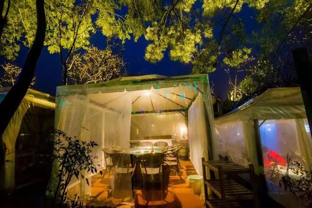 成都慢摇吧，成都慢摇吧消费多少钱（开的火锅店就像自己家的后花园）