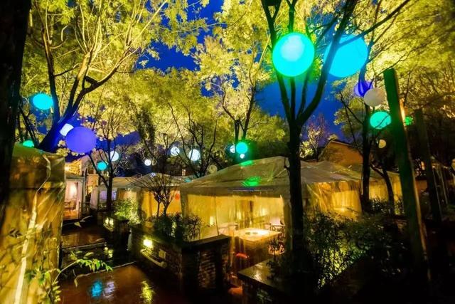 成都慢摇吧，成都慢摇吧消费多少钱（开的火锅店就像自己家的后花园）