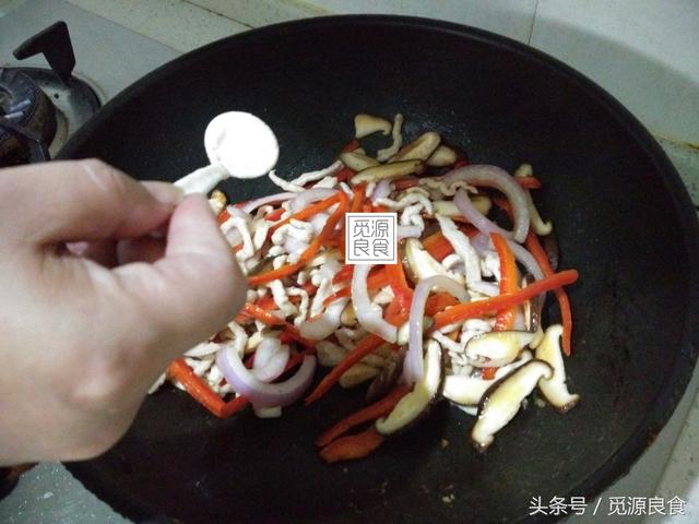 减肥食谱家常菜，减肥家常菜做法大全（肉丝搭配这三样蔬菜）