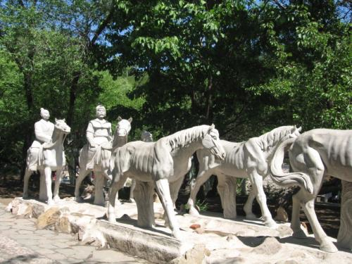 察言观色造句，察言观色造句10字（统编版二年级语文上册《植物妈妈有办法》生字扩词及造句）