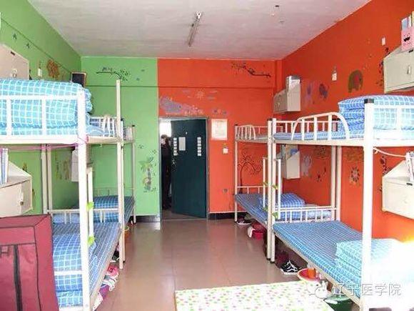 通化师范学院宿舍，2021级通化师范学院新生开学时间和入学指南及入学军训考试（盘点大学里那些温馨的宿舍）