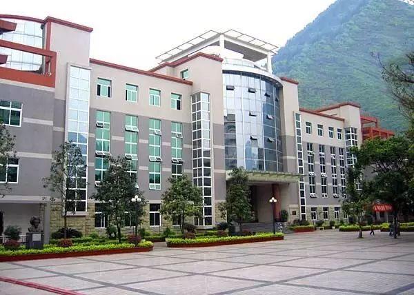 地址在哪,潼南中学有初中部吗(30所重庆区县最好的中学)