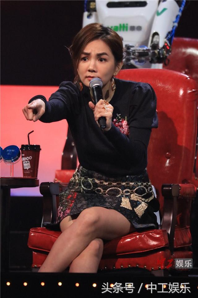 蒙面女人深爱一个男人，《蒙面》唱将现场示爱Ella老公