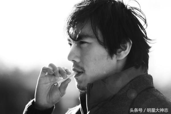 秦昊微博画风很萌啊全是表白伊能静小米粒 但我更爱作为演员的他
