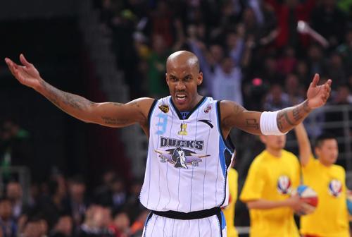 马布里哪年新秀，马布里哪年进入nba（唯一拥有中国绿卡的外援）