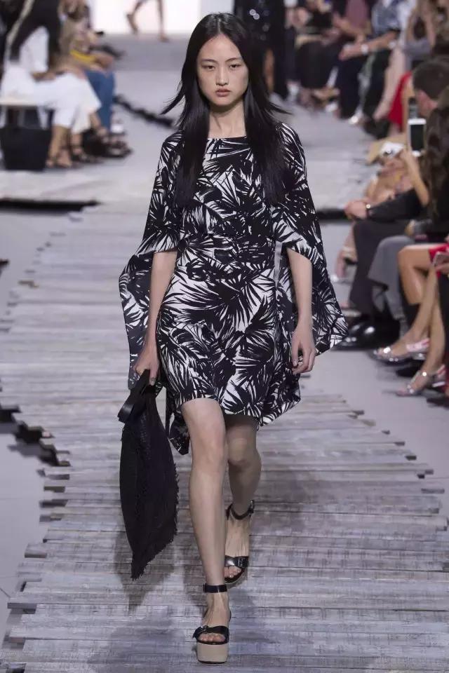 开森(~y▽~)~*捂嘴偷笑,开森是什么意思(我在娱乐圈找到了他的"翻版"