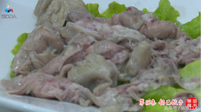 莜面饺子的做法，莜面饺子素馅做法大全（老张莜面的大嫂这样做莜面锅巴饺子）