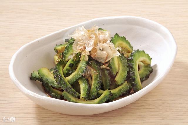 鹅肉的营养价值及功效与作用禁忌，鹅肉的功效与作用及营养价值（但是这五类人不宜食用）