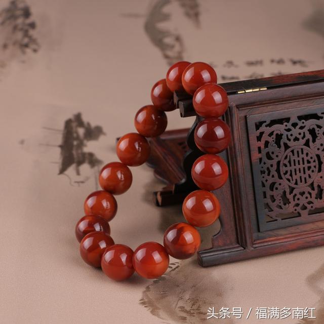 南红手串怎么盘玩，怎样盘玩南红手串（南红手串的这三大保养秘诀）