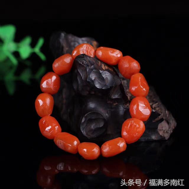 南红手串怎么盘玩，怎样盘玩南红手串（南红手串的这三大保养秘诀）