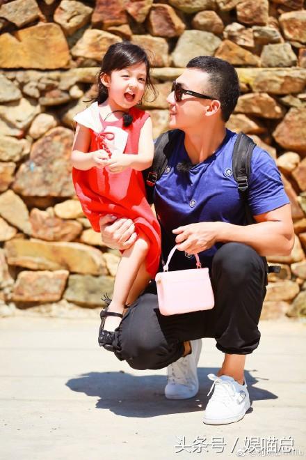 软萌小泡芙，软软绵绵小泡芙（小泡芙被周杰伦从小抱到大图片）