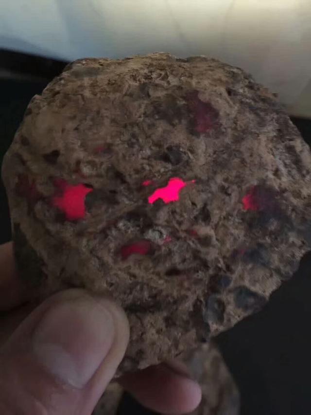 缅甸血珀鉴别方法，缅甸琥珀知多少~看图识珀之血珀
