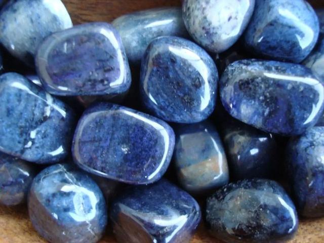 关于手链的浪漫语句，手链发朋友圈的精美句子（把只有你们知道的密语藏进定情信物）