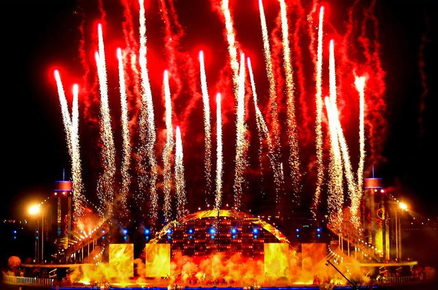 形容烟花的词语，形容烟花的词语两个（成语里的火文化<四>）