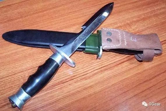 99伞兵刀,99伞兵刀和95刺刀哪个好(两款经典战术刃居然力压世界上最毒