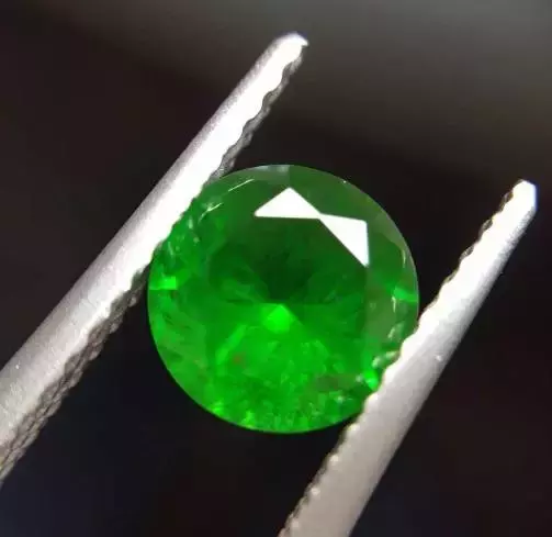 石榴石手链的功效与作用，石榴石手链有哪些作用与功效（老中医说石榴石全身都是宝）