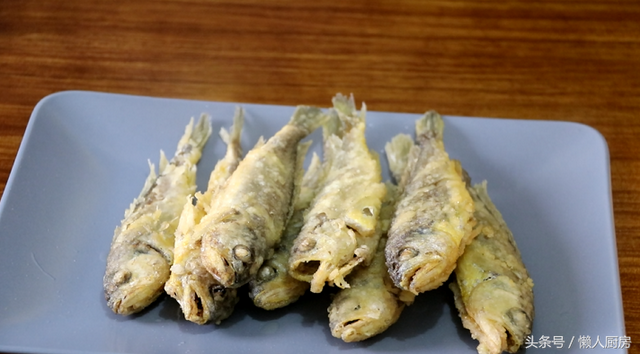 香炸小黄花鱼的做法，炸酥脆的小黄鱼只需简单的几步就搞定