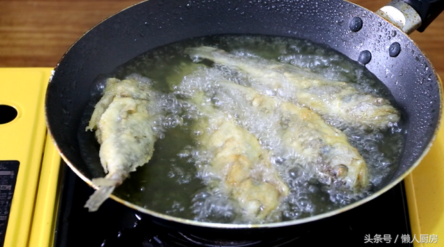 香炸小黄花鱼的做法，炸酥脆的小黄鱼只需简单的几步就搞定