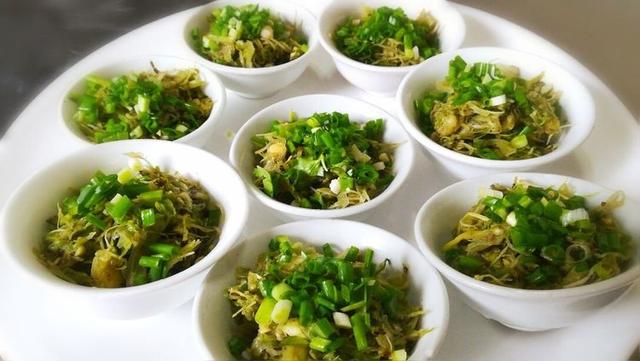 辣椒水怎么做，贵阳豆花饭辣椒水怎么做（火锅菜肴的补品）