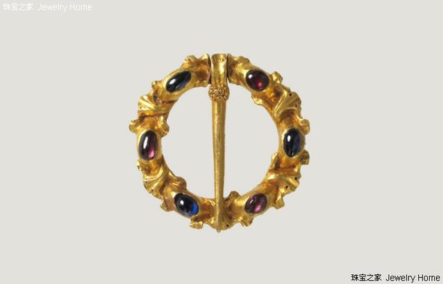 胸针的定义是什么，胸针形状的意义（但戴起来了请你知道为什么）