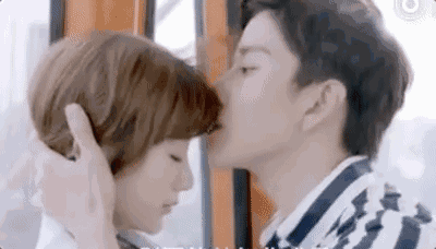 抓马是什么意思，抓马是什么意思drama（顶着娃娃脸的毛晓彤秒变抓马queen）