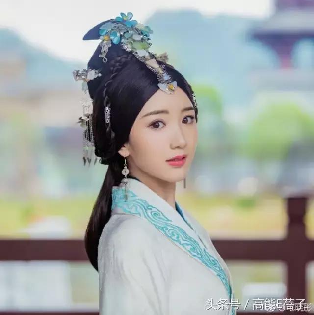 抓马是什么意思，抓马是什么意思drama（顶着娃娃脸的毛晓彤秒变抓马queen）
