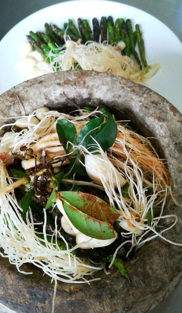 辣椒水怎么做，贵阳豆花饭辣椒水怎么做（火锅菜肴的补品）