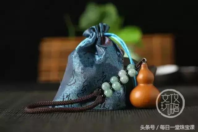 如何盘玩文玩葫芦，盘玩文玩葫芦前要打磨吗（照着做，半年玩出油润紫包浆）