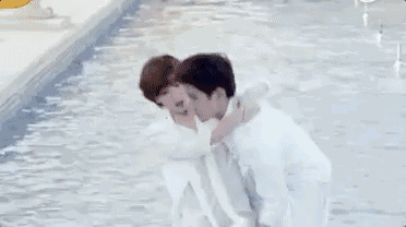 抓马是什么意思，抓马是什么意思drama（顶着娃娃脸的毛晓彤秒变抓马queen）