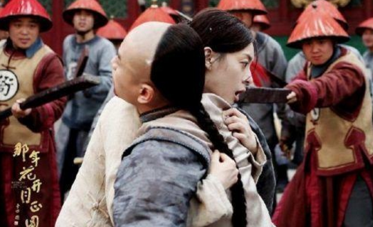 那年花开月正圆有谁死了，沈星移为救周莹劫囚车最后惨死