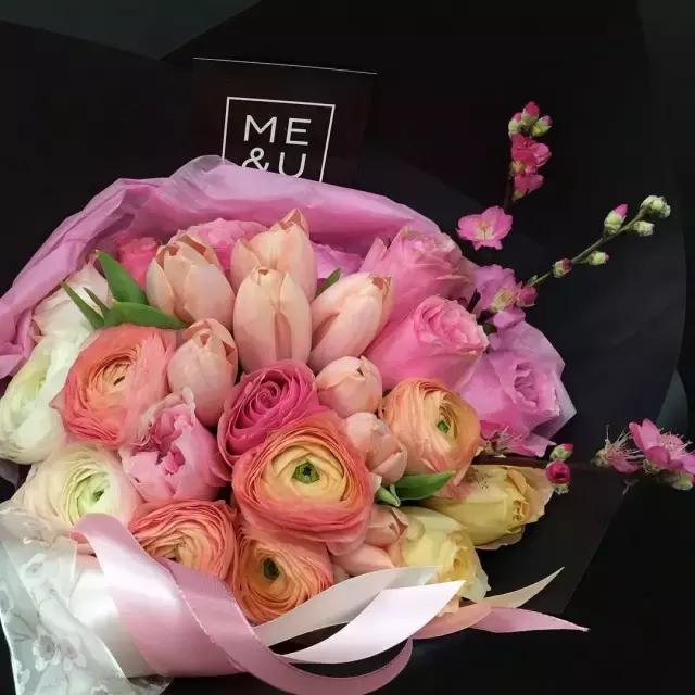 玫瑰花为什么用黑纸包，玫瑰花用黑色的包装纸包有什么说处（一张黑色纸就够了）